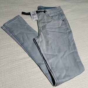 Vintage dELiA*s light wash high waist skinny jeans. Size 5